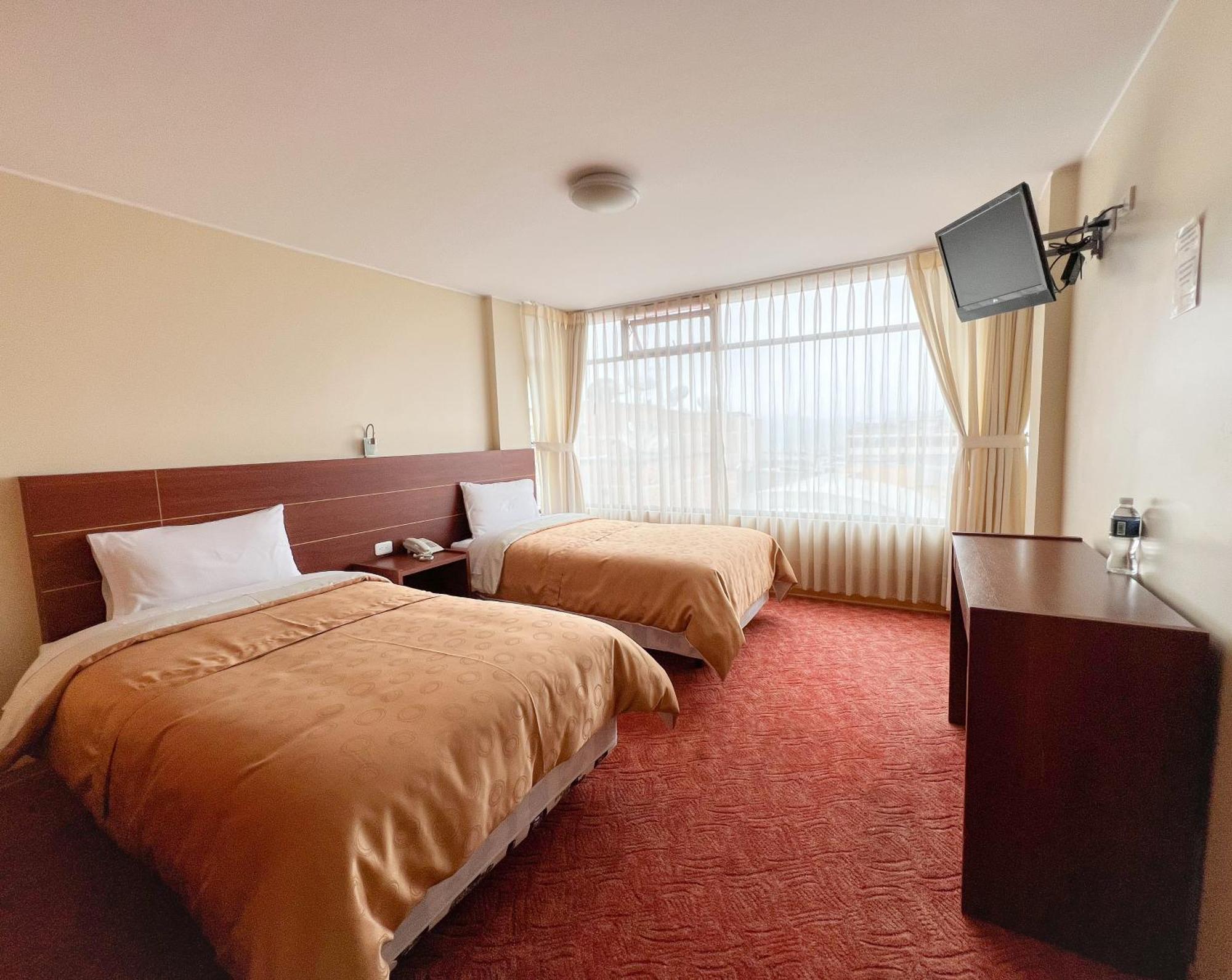 Hotel Flor De Los Andes Tulcan Luaran gambar